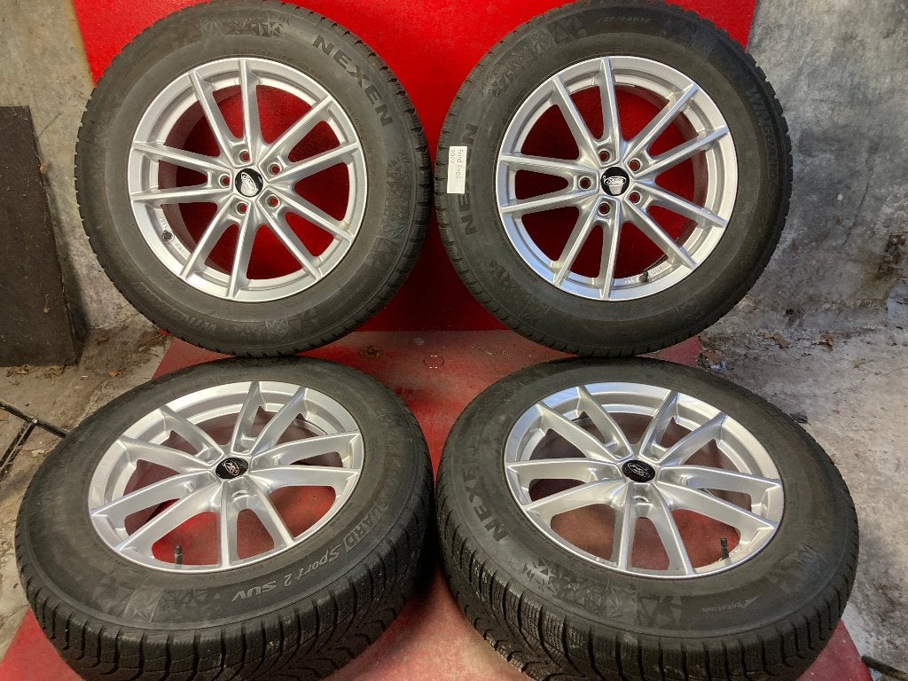 Winterbanden Ford Kuga 225/65R17, Auto-onderdelen, Gebruikt, ., Banden en Velgen, 17 inch