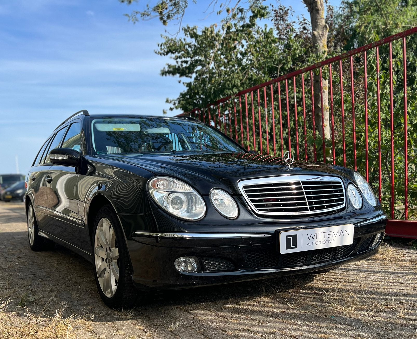 Mercedes-Benz E-Klasse 2.6 E240 Combi AUT 2004 Zwart, Auto's, Automaat, Achterwielaandrijving, Zwart, 2597 cc