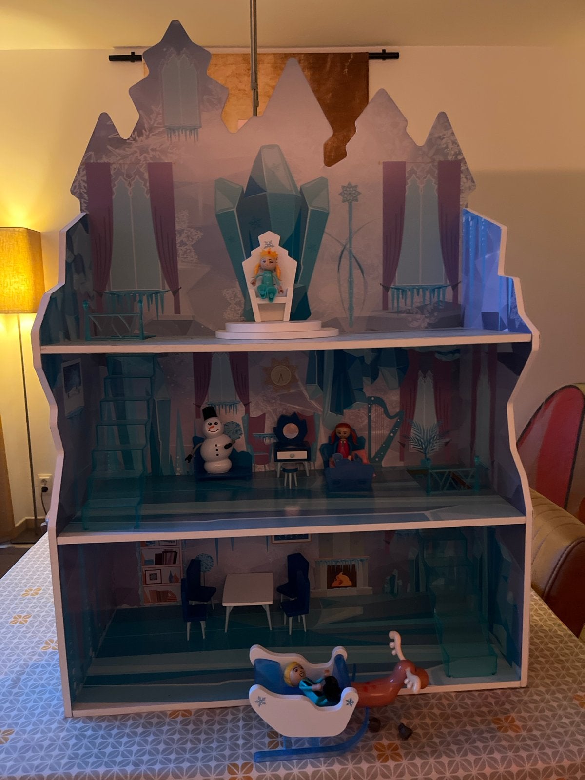 Disney Frozen Arendelle Kasteel Poppenhuis met Meubels, Ophalen of Verzenden, Zo goed als nieuw, Poppenhuis