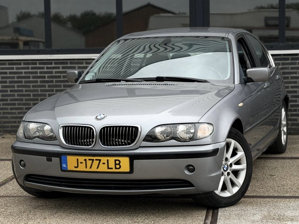 BMW 3 Serie 318i Edition |Airco |Stoelverw |CruiseC |, Auto's, BMW, Achterwielaandrijving, 14 km/l, Bedrijf, Handgeschakeld
