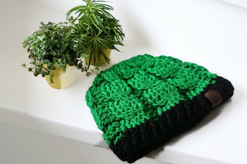 Groene muts met zwarte rand, handgemaakt, kindermuts, Jongen of Meisje, Handgemaakt, Nieuw, Ophalen of Verzenden