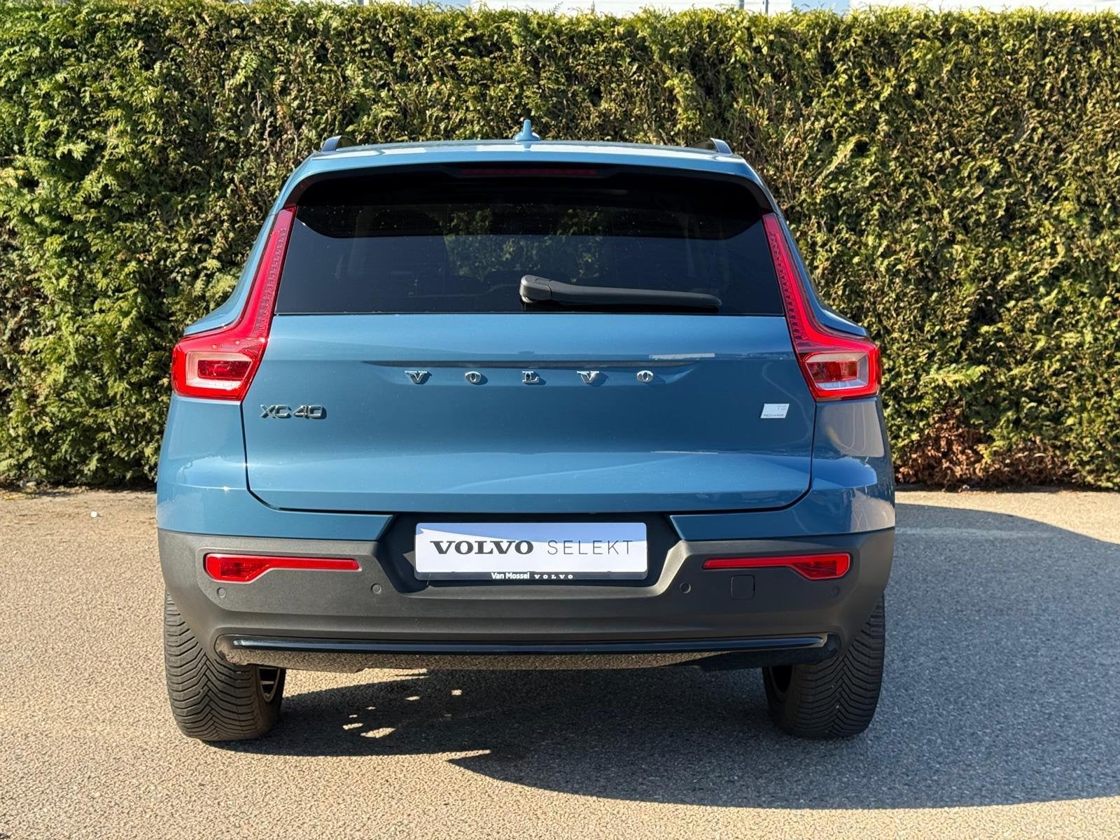 Volvo XC40 T5 Recharge Ultimate Dark | Panoramadak | H&K Aud, 12 maanden, Euro 6, 1712 kg, Blauw