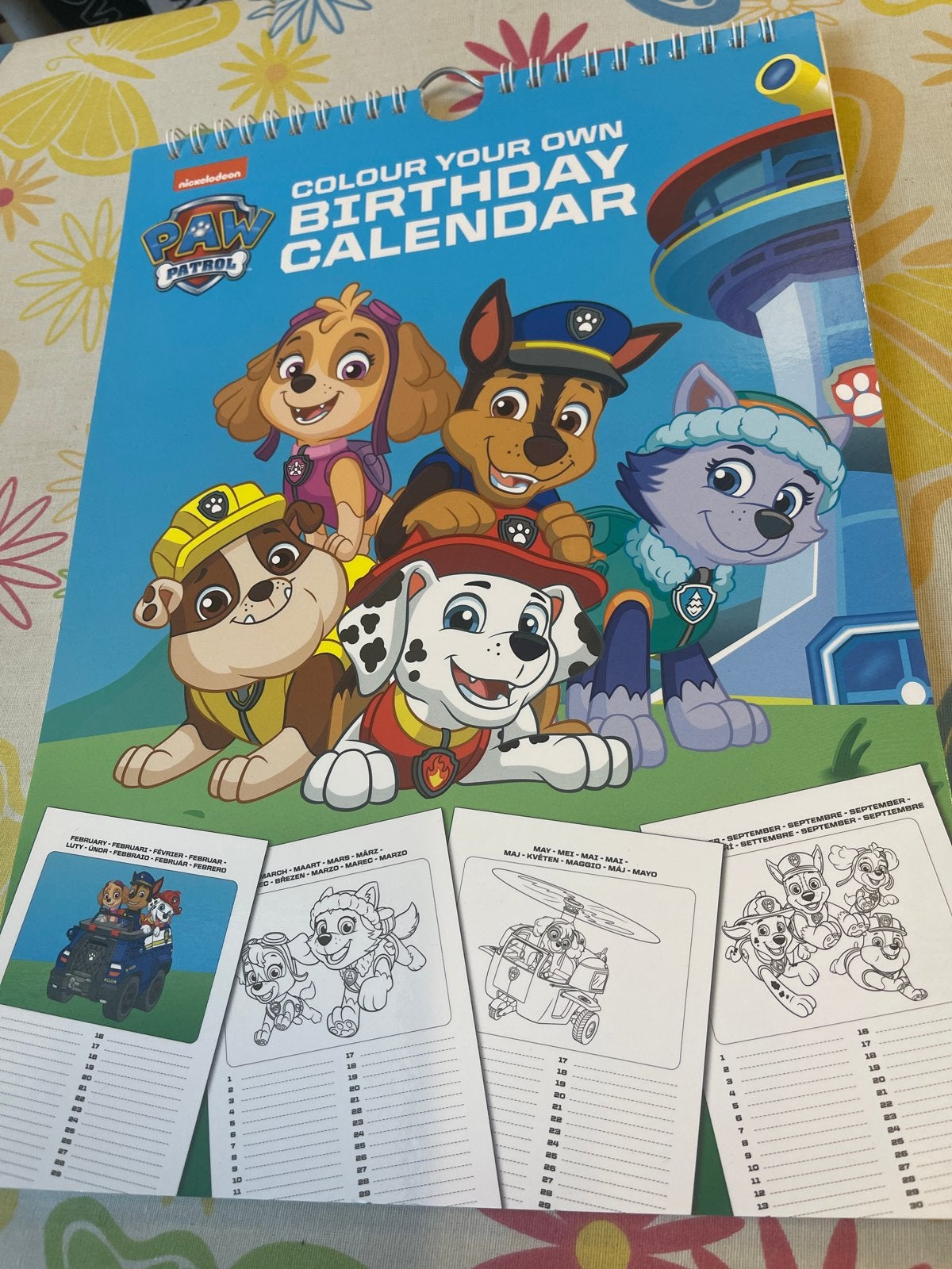 Verjaardagskalender Paw Patrol met kleurplaten, Ophalen of Verzenden, Maandkalender, Nieuw