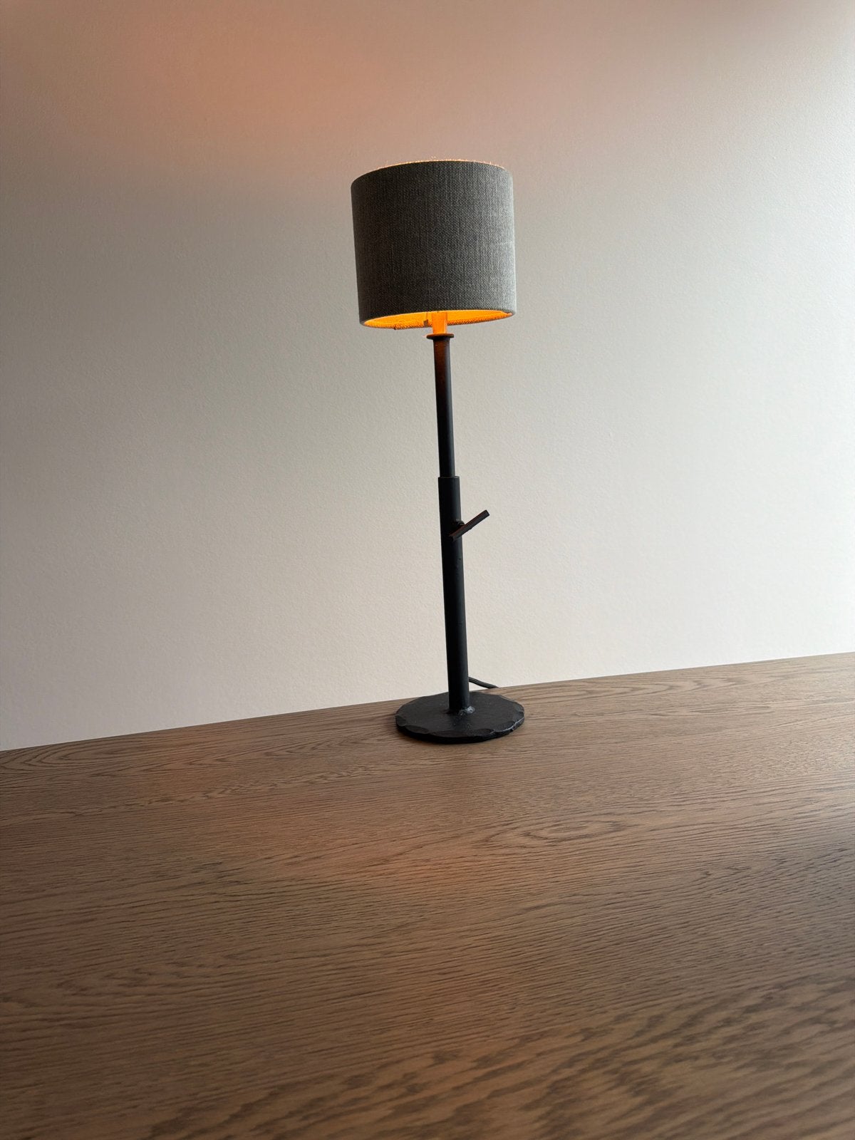 BRYNXZ tafellamp 44 cm hoog met kleine beschadiging, Ophalen, Met schakelaar, Gebruikt, Overige merken
