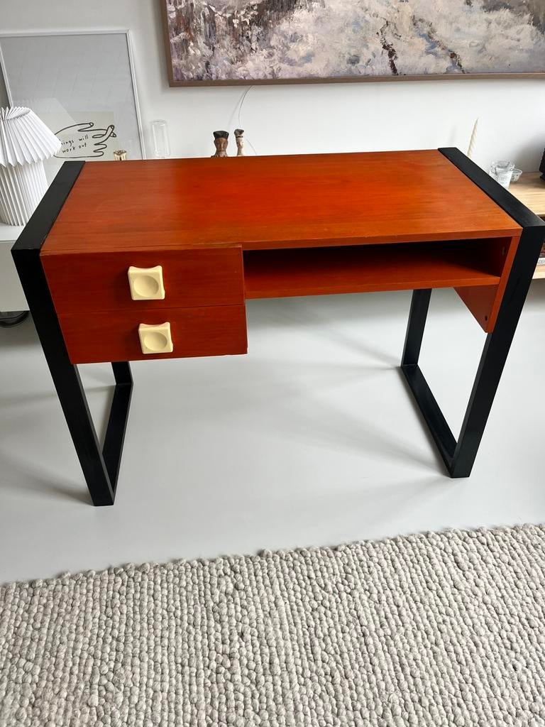 Vintage Dutch design space age desk 1970s, Huis en Inrichting, Bureaus, Vintage, Ophalen of Verzenden, Zo goed als nieuw, Hout