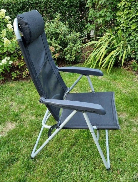 Comfortabele opvouwbare campingstoel met hoofdsteun, Caravans en Kamperen, Kampeermeubelen, Ophalen, Zo goed als nieuw, Campingstoel