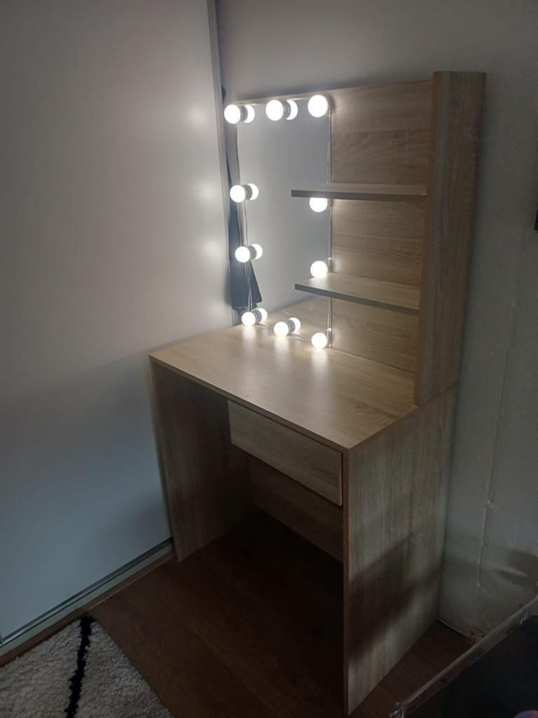 Make up tafelMake up tafel
Hoogte 141,5 cm
Diepte 40 cm
Bree, Ophalen of Verzenden, Zo goed als nieuw, 50 tot 100 cm, Minder dan 100 cm