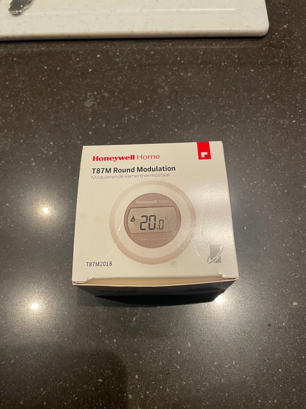 Honeywell Home T87M Round Modulatie Kamerthermostaat, Doe-het-zelf en Verbouw, Ophalen of Verzenden, Slimme thermostaat, Nieuw