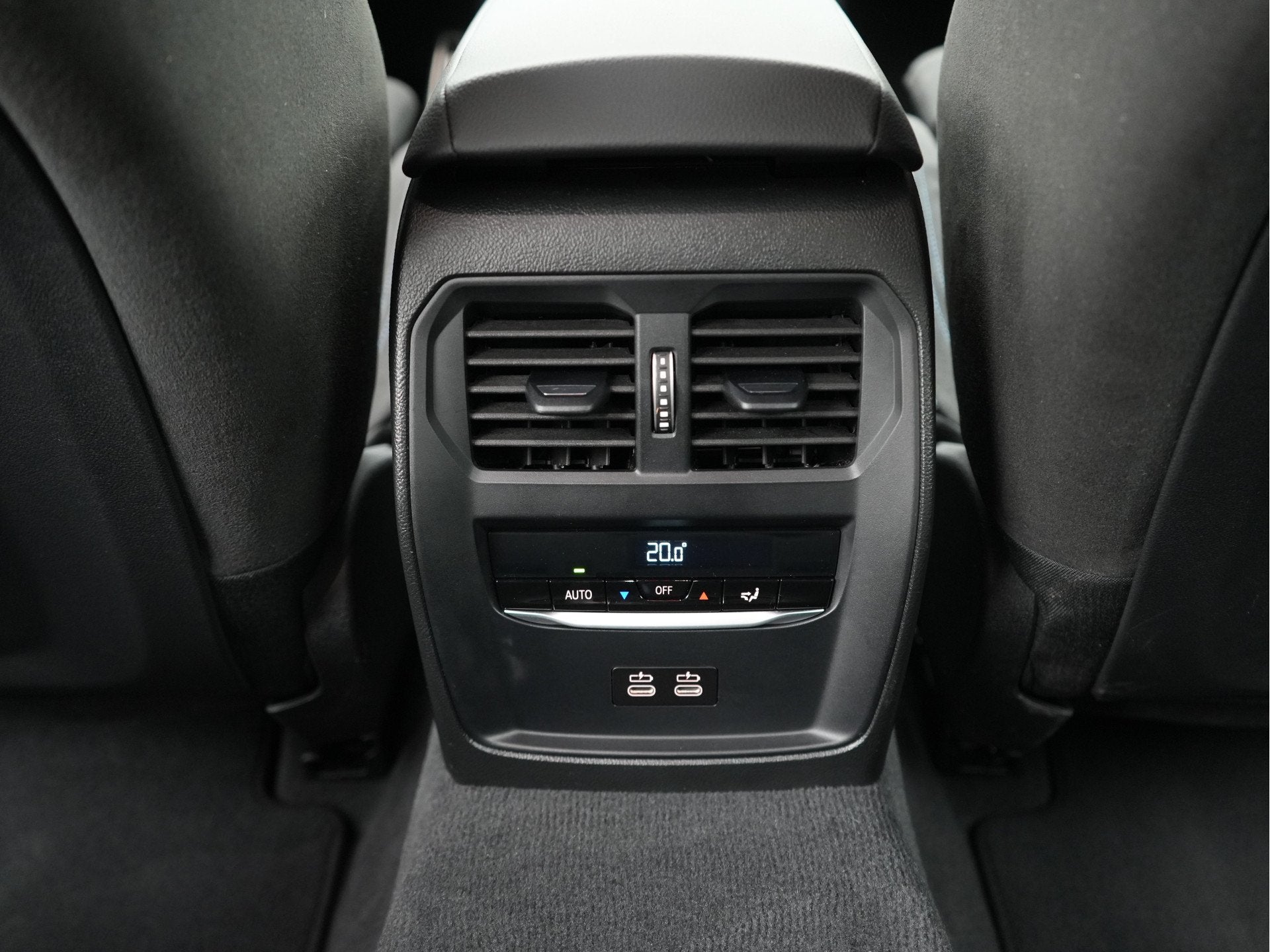 Foto 46 van BMW 3 Serie Touring 330i xDrive M-Sport | M-Performance Pack