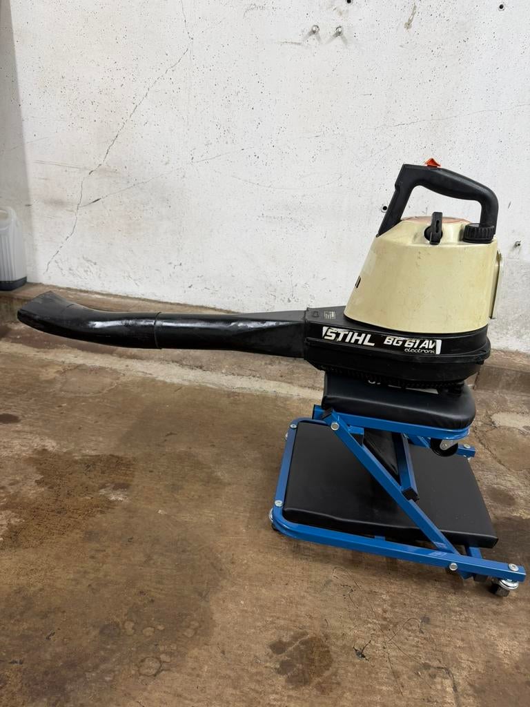 Stihl BG 61 AV bladblazer, Ophalen of Verzenden, Gebruikt, Benzine, Handgedragen