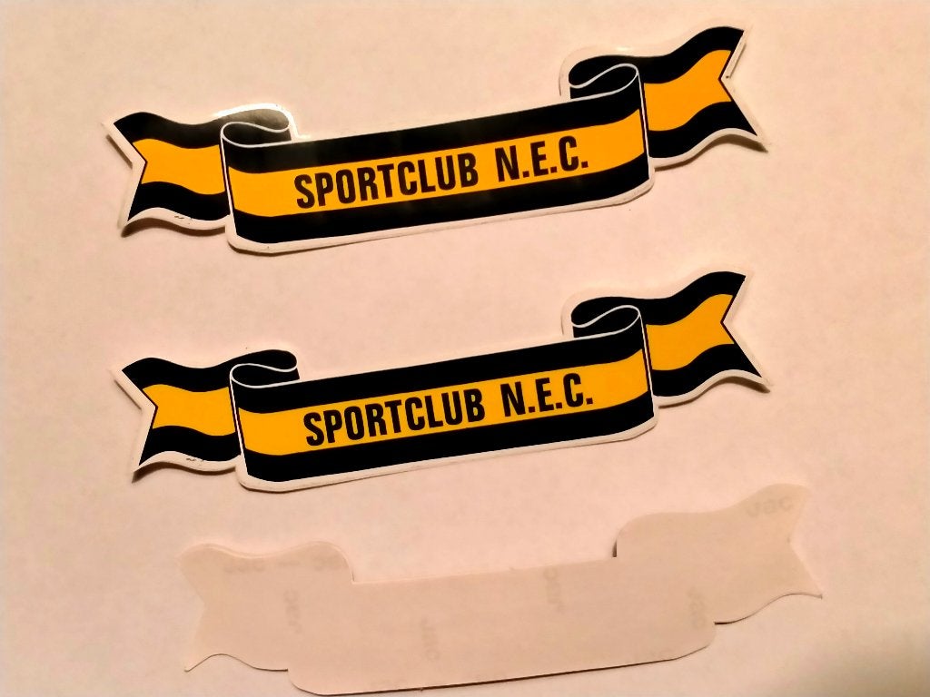 Sportclub NEC N.E.C. vintage voetbal club sticker banner, Verzamelen, Stickers, Verzenden, Zo goed als nieuw, Sport
