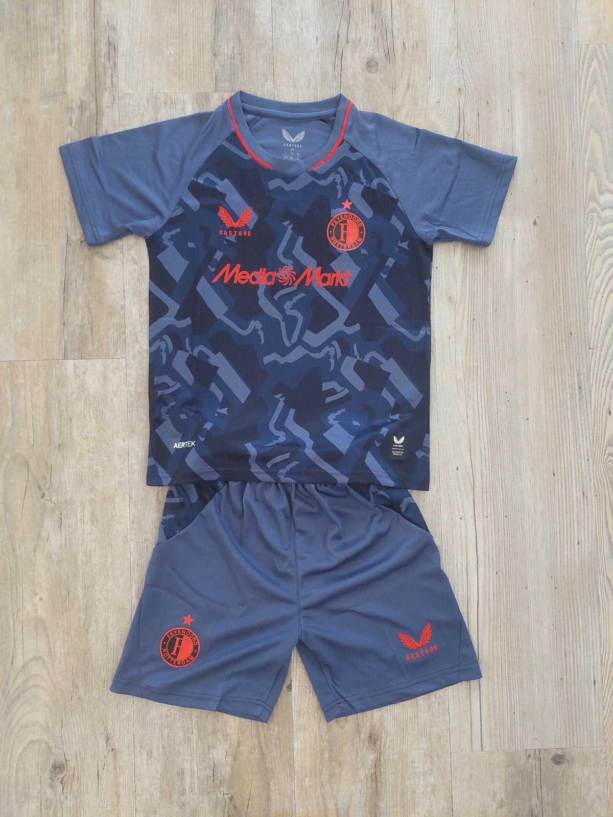 Feyenoord kids tenue 26/27, Maat XS of kleiner, Ophalen of Verzenden, Nieuw, Set
