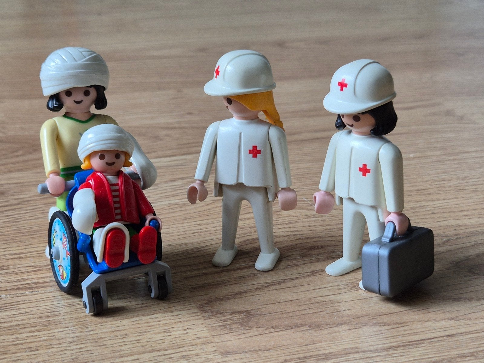 playmobil dokters en patiënten, Ophalen of Verzenden, Gebruikt, Complete set