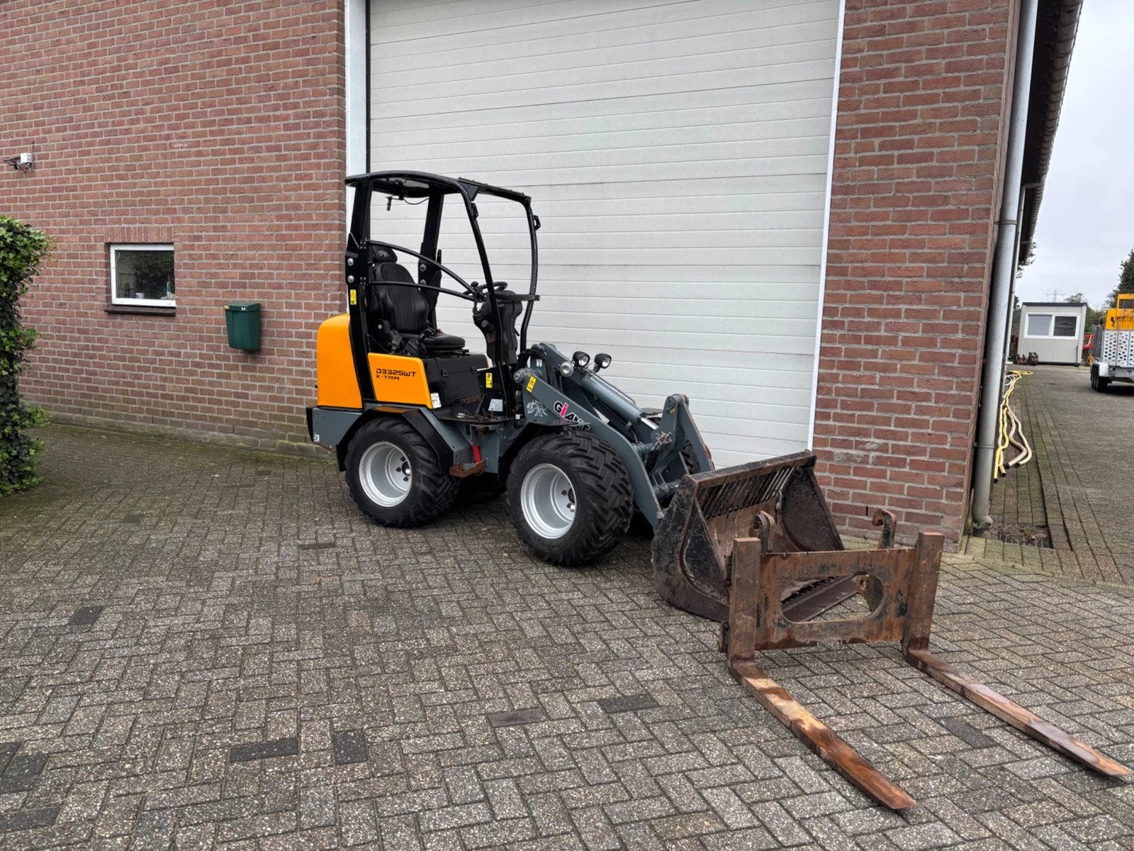 Giant D332 SWT X-TRA kniklader shovel (bj 2018), Zakelijke goederen, Wiellader of Shovel