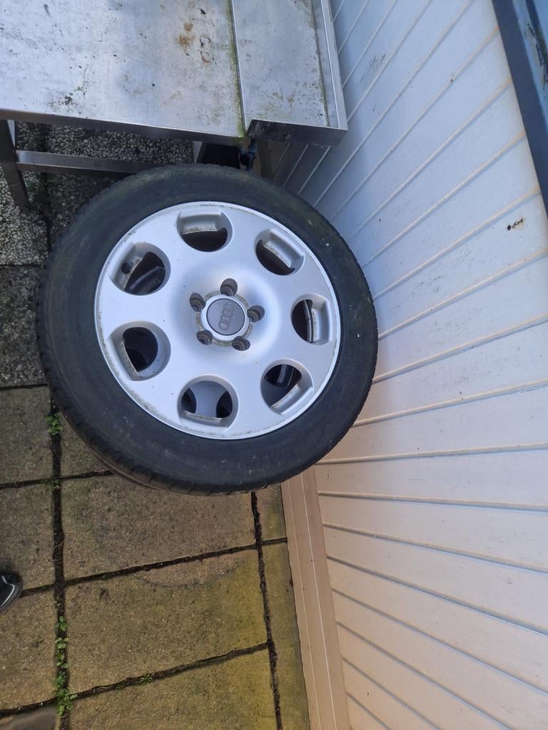 Originele Audi A4 velgen met banden (4 stuks), Ophalen, Gebruikt