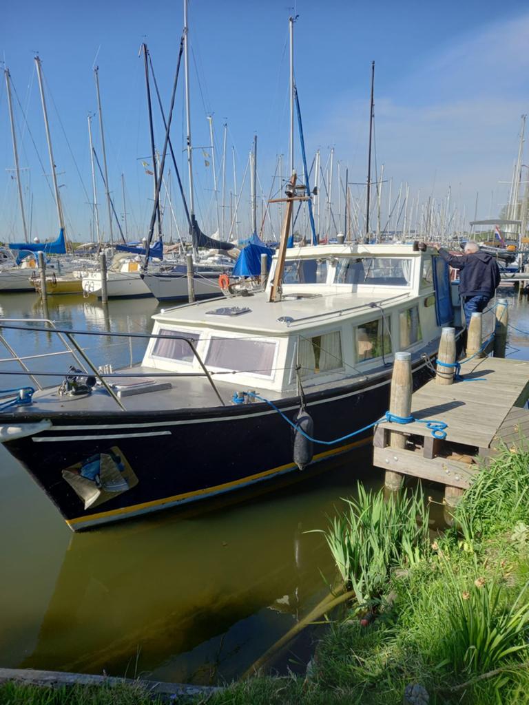 Prachtig recreatief motorschip met 4 slaapplaatsen, Watersport en Boten, Motorboten en Motorjachten, Gebruikt, Binnenboordmotor