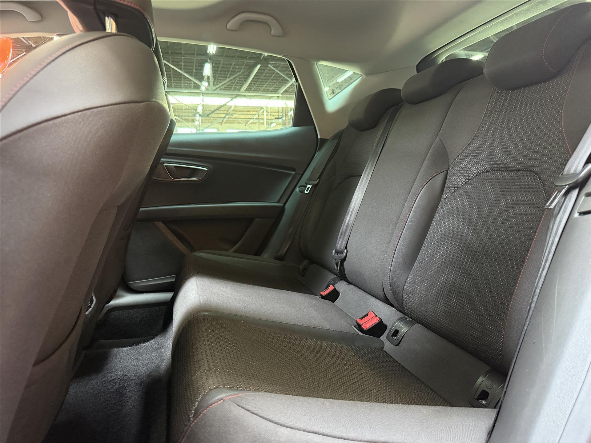 Foto 16 van SEAT Leon 1.4 TSI FR Pano | Led | Maxton | Navi | Clima