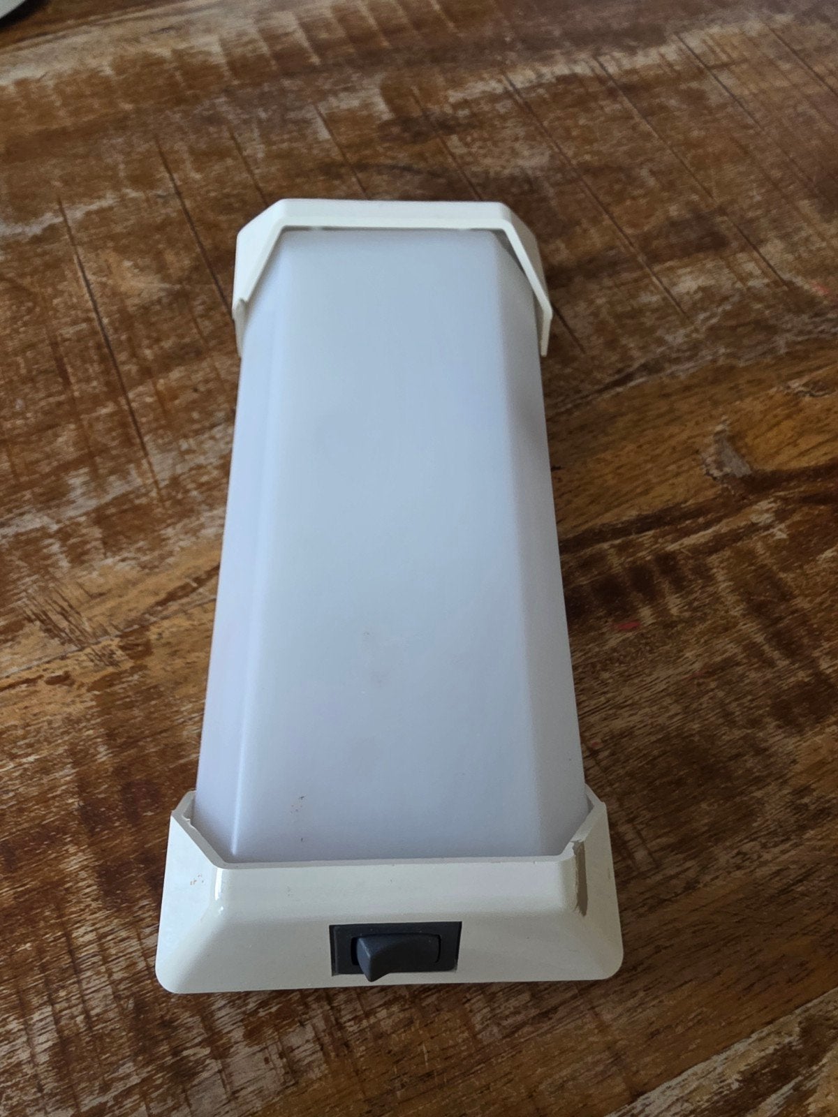 Caravan lamp met schakelaar, ideaal voor boven aanrecht, Caravans en Kamperen, Ophalen of Verzenden, Gebruikt
