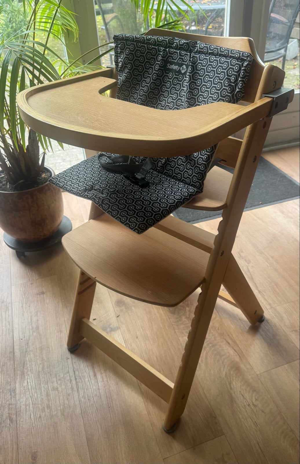 Houten meegroeistoel met eetblad en kussen, Ophalen of Verzenden, Gebruikt, Meegroeistoel, Afneembaar eetblad