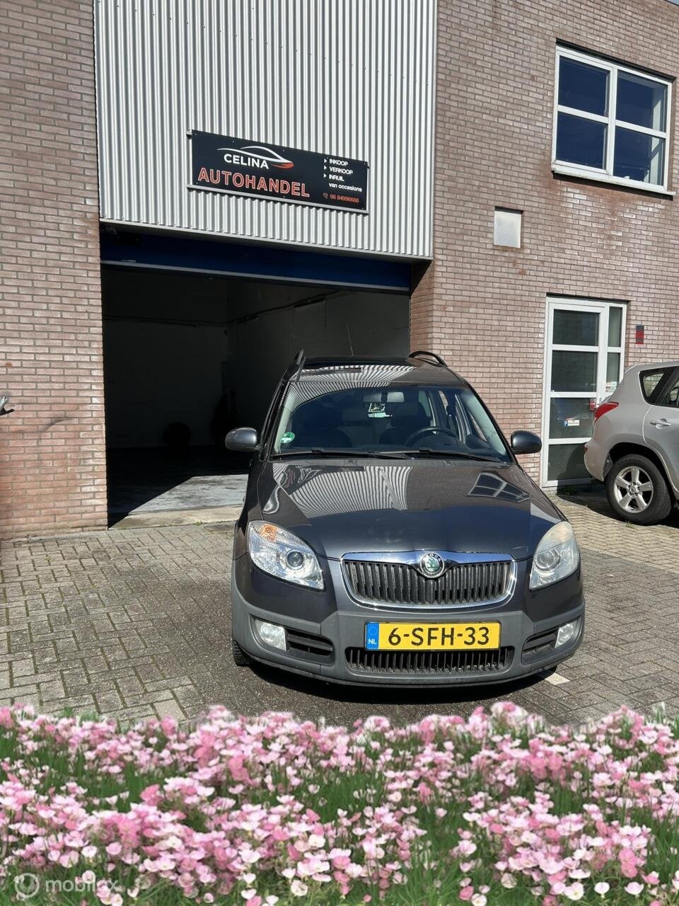 Skoda Roomster 1.6-16V Ambiente, Voorwielaandrijving, 450 kg, Gebruikt, 4 cilinders