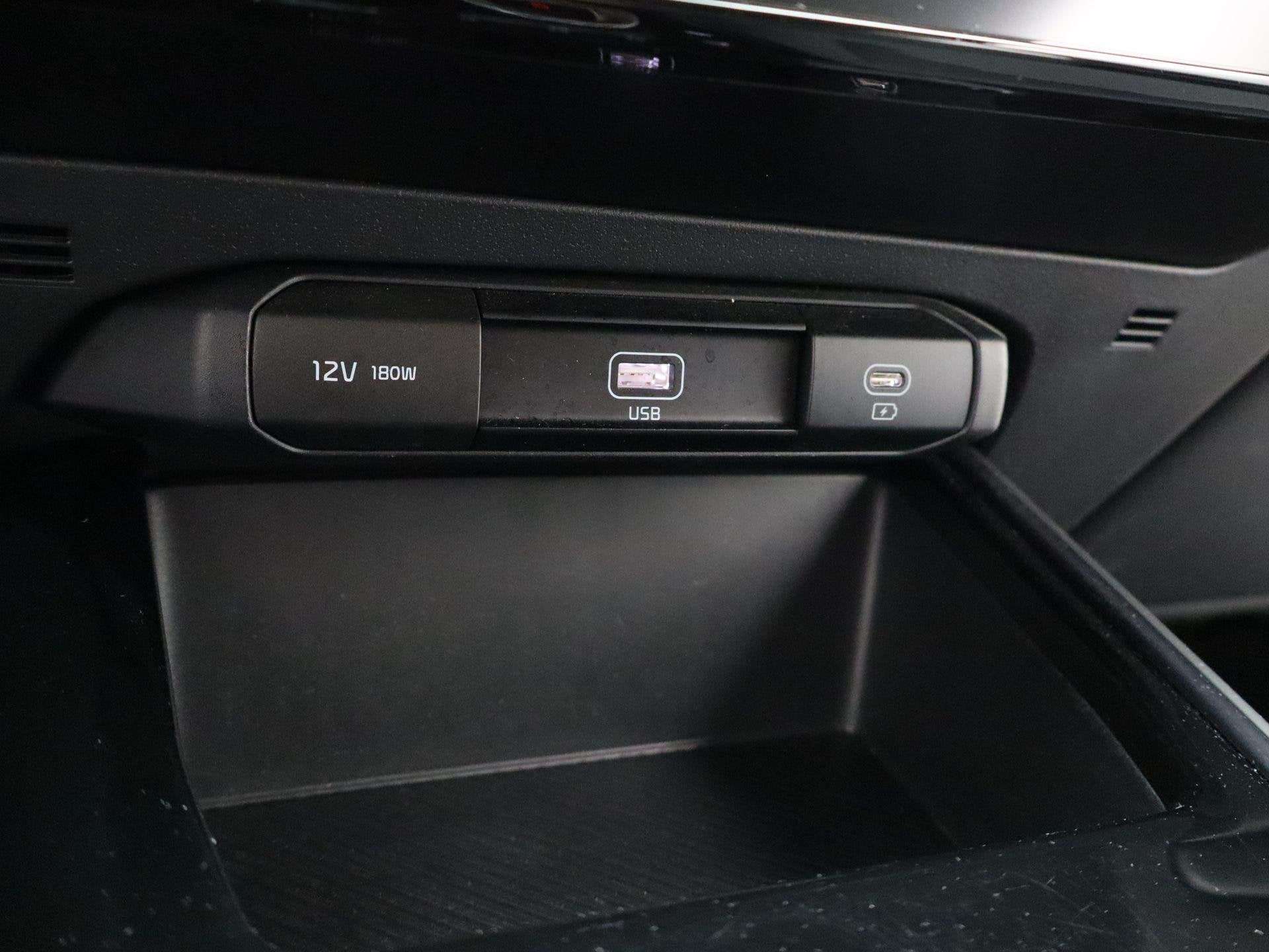 Foto 25 van Kia Niro 1.6 GDi Hybrid DynamicLine | Clima | Navi | Trekhaa