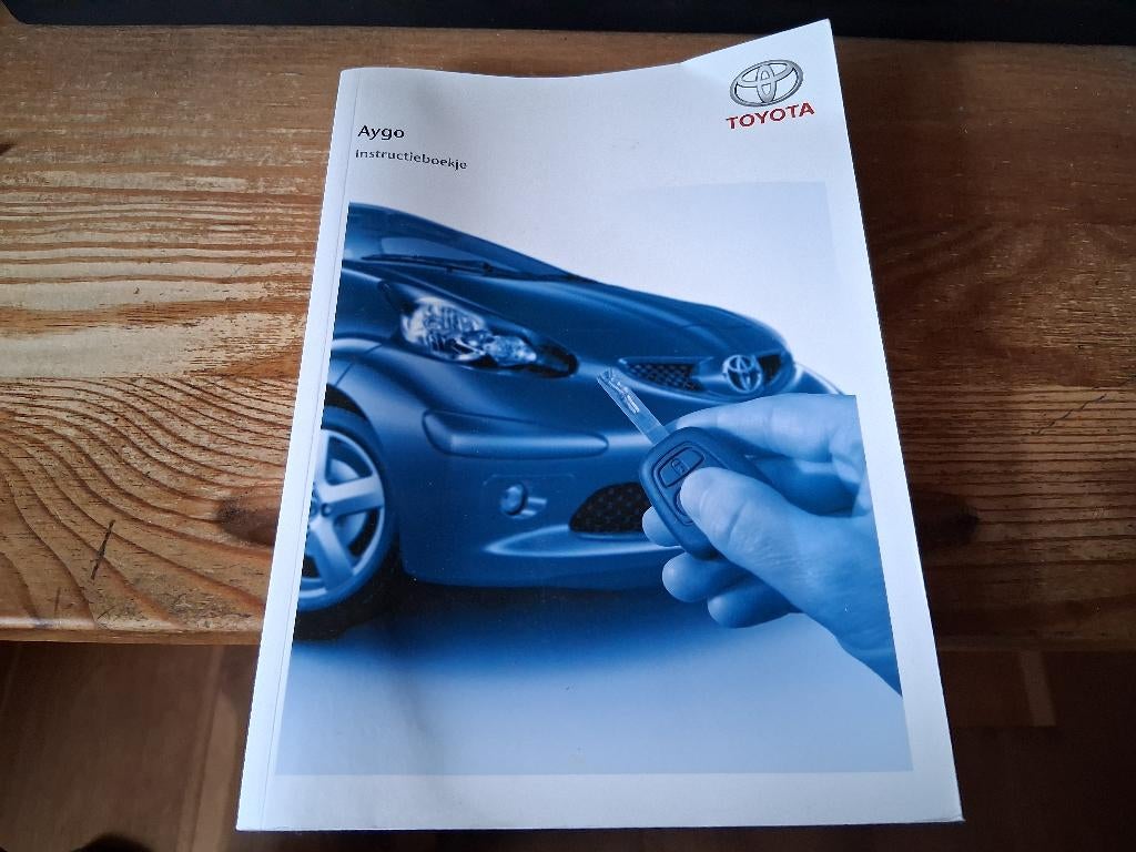 instructieboekje / handleiding toyota aygo, Auto diversen, Handleidingen en Instructieboekjes, Ophalen of Verzenden