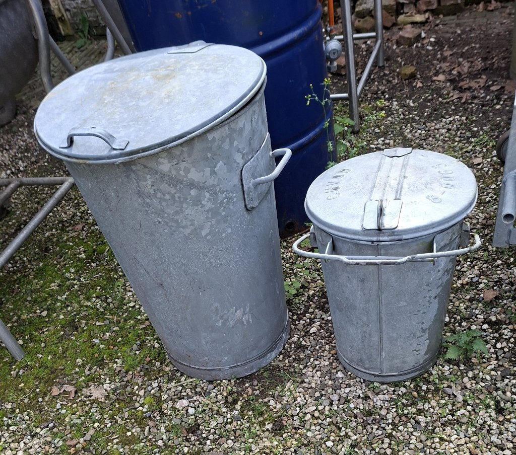 Zinken vuilnisbakken - groot en klein, Ophalen