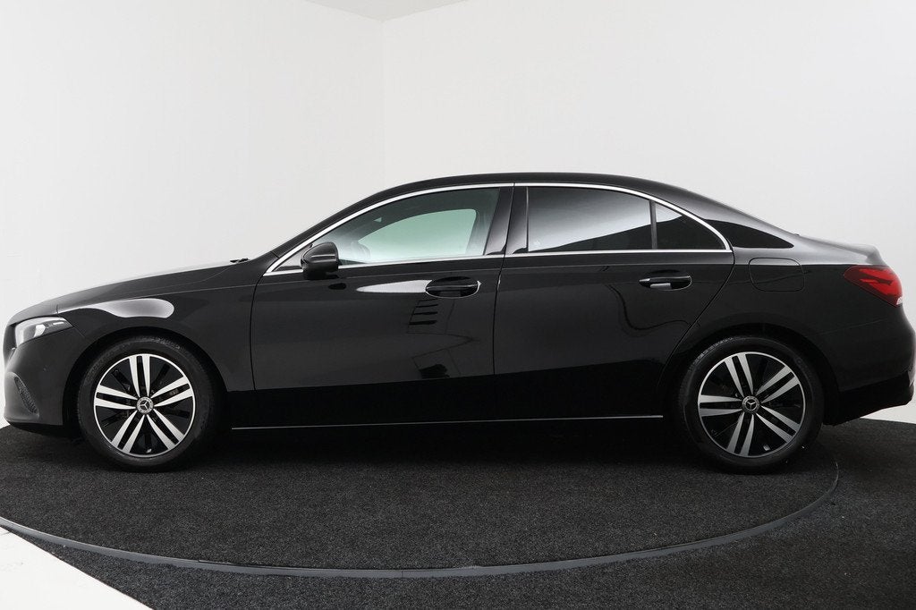 Mercedes-Benz A-klasse 180 Business Solution Luxury (SFEERVE, 136 pk, 4 cilinders, Zwart, Bedrijf