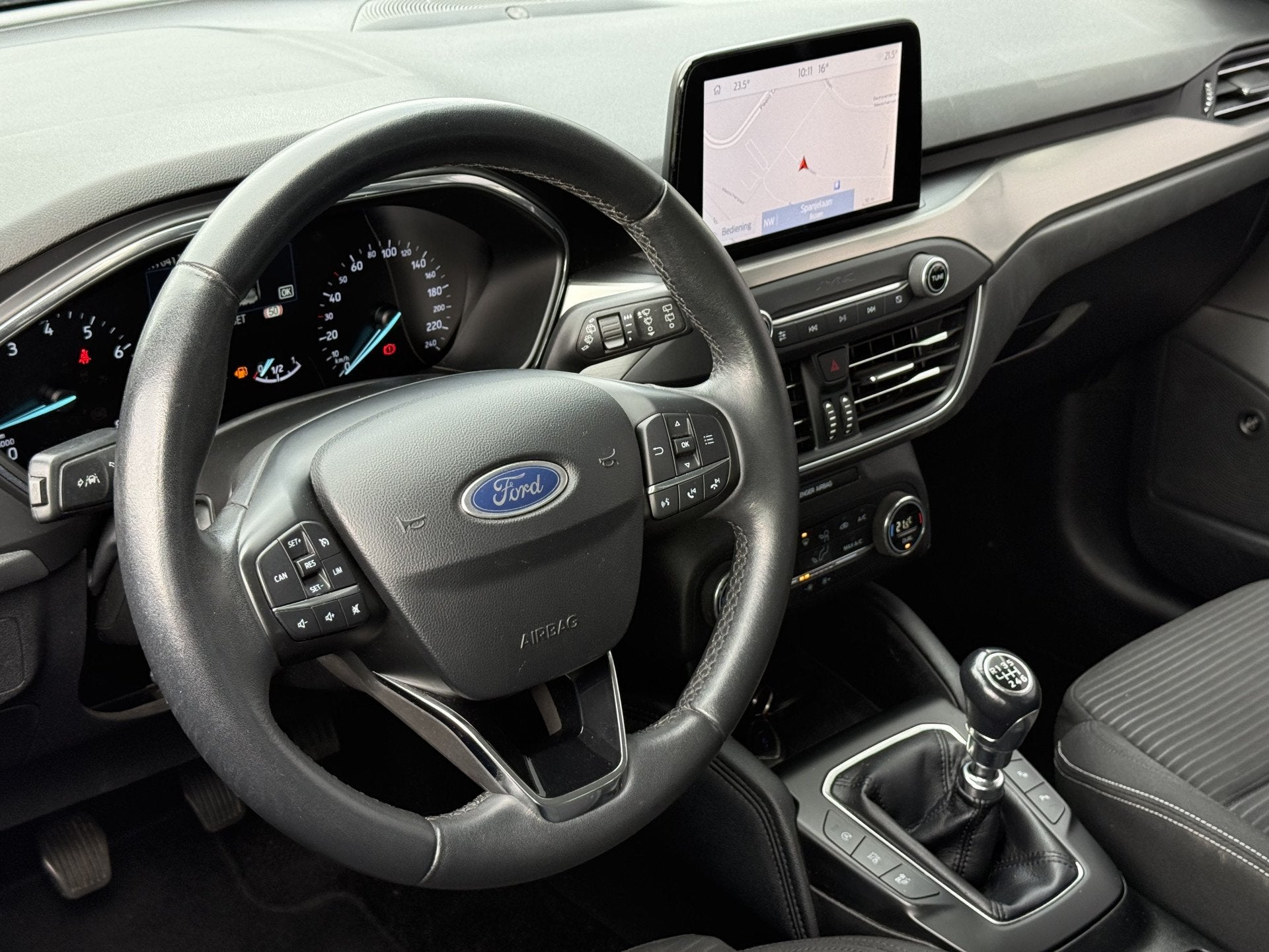 Foto 3 van Ford FOCUS Wagon 1.5 EcoBoost Titanium Business | RIJKLAAR |
