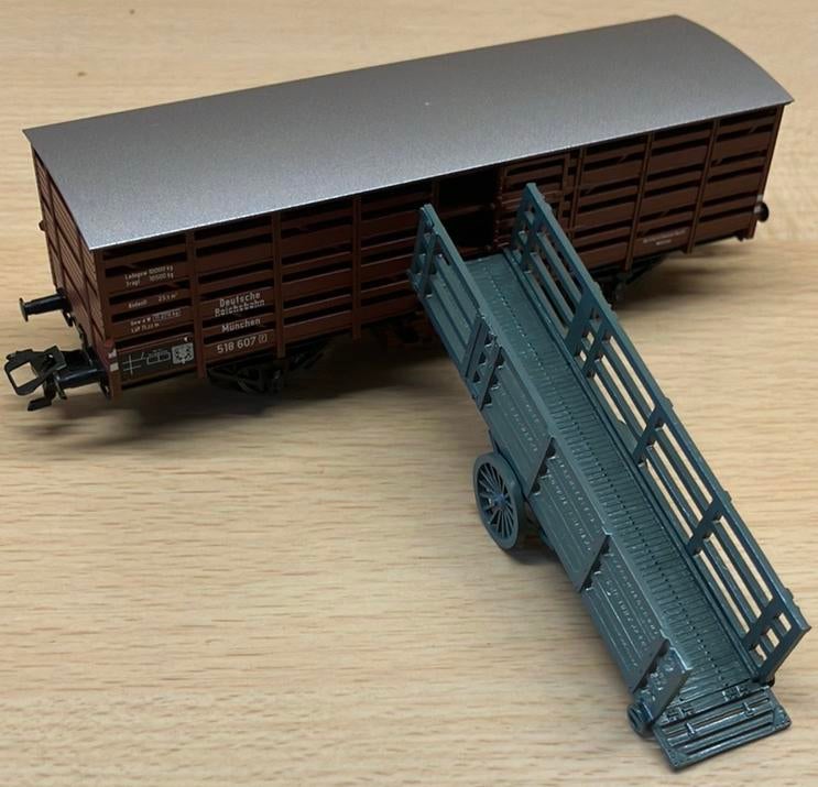 Märklin DR veewagon met laadkar, Wisselstroom, Ophalen of Verzenden, Märklin, Nieuw