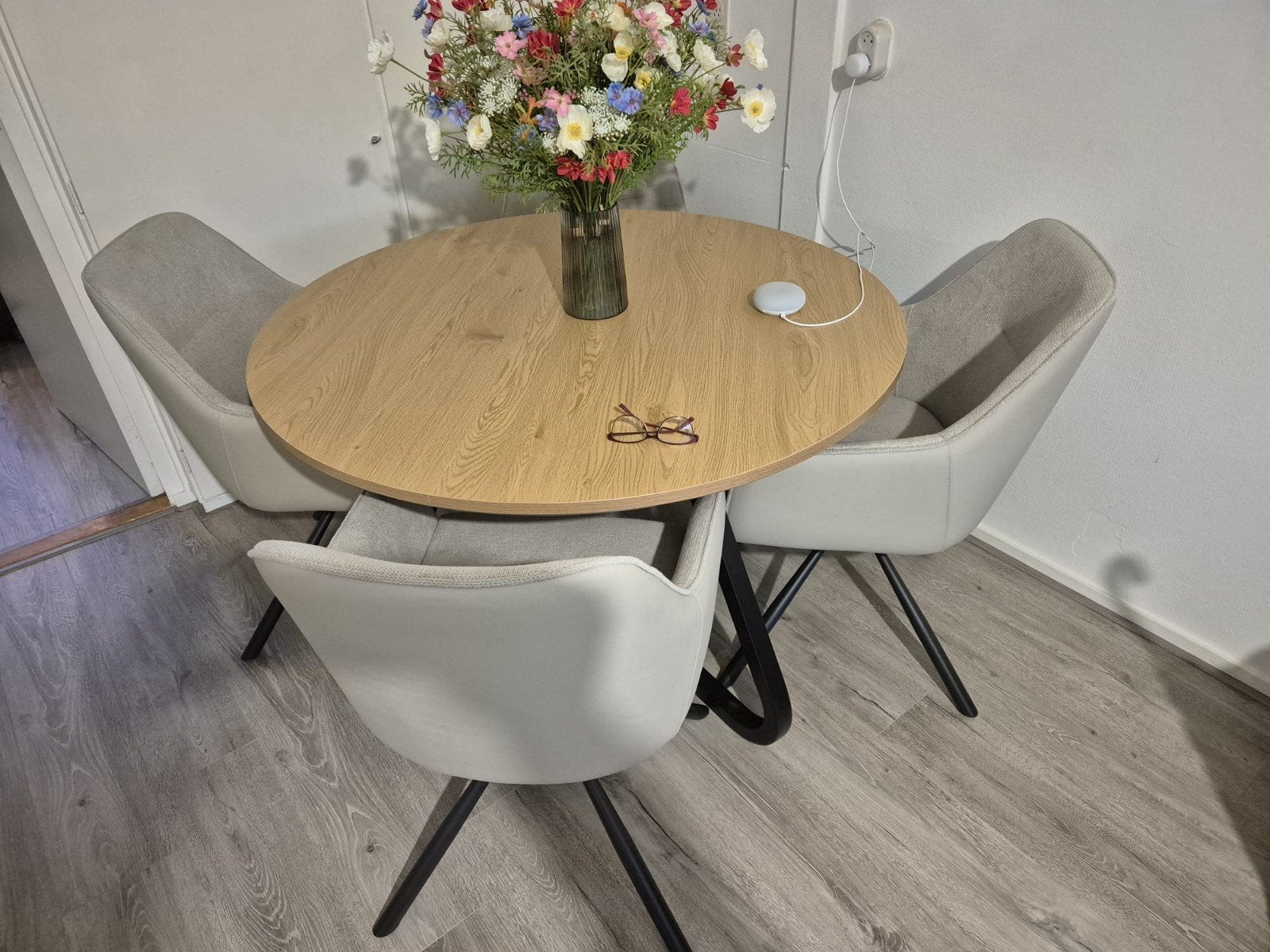 wil andere kleur stoelen en groter rechthoekige tafel. haast, Ophalen, Zo goed als nieuw