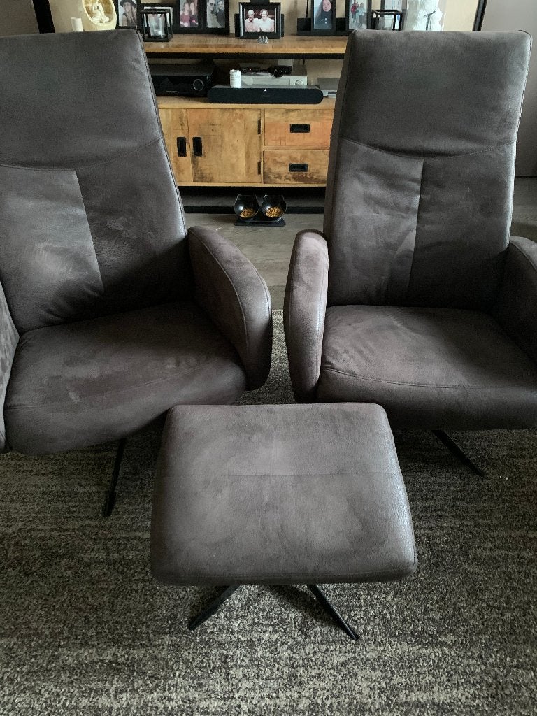 2 relex FAUTEUILS met voetenbank.  425,00 euro, Ophalen, Minder dan 75 cm, Neutraal, Leer
