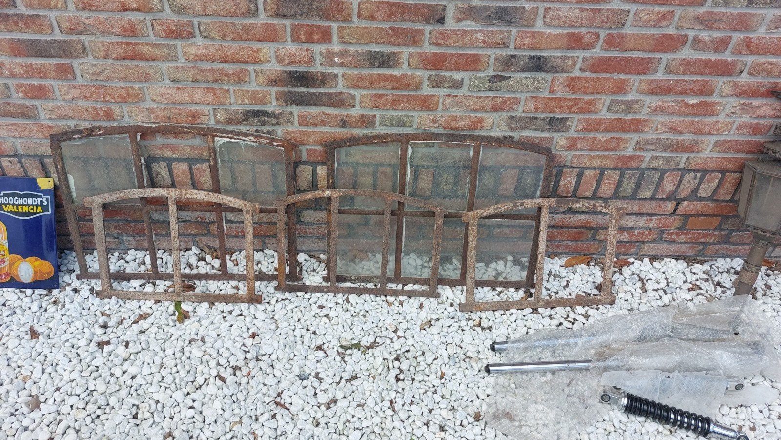 Oude ijzeren ramen met glas (6 stuks), Doe-het-zelf en Verbouw, Ophalen, Gevelraam of Ruit, Gebruikt, Minder dan 80 cm