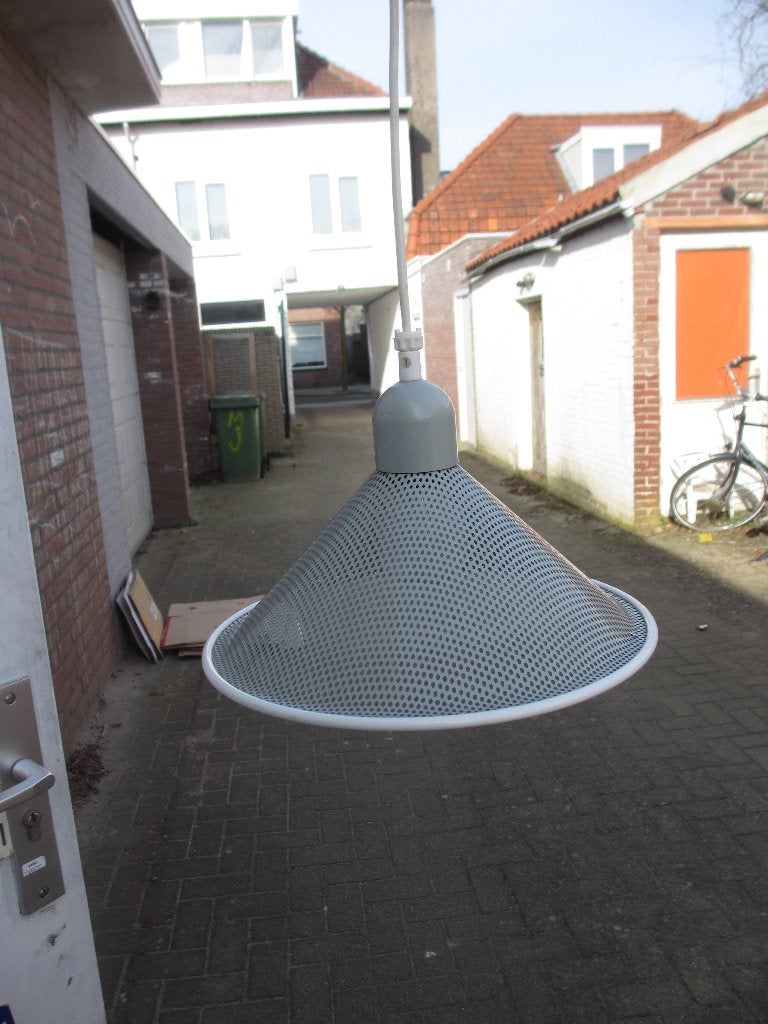 L.U.M. Postmoderne geperforeerde metalen hanglamp, Huis en Inrichting, Gebruikt, Postmodern, Metaal, E27 (groot)