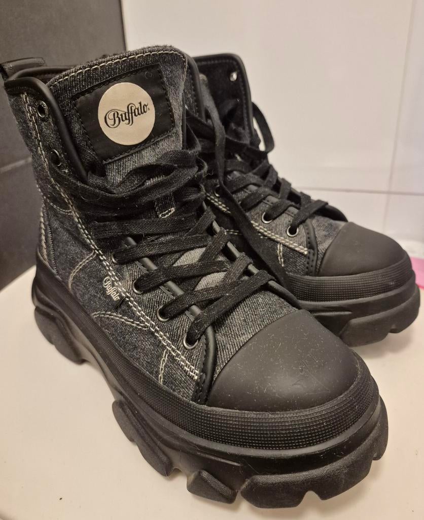 Buffalo Vegan Denim Boots - Maat 36 - Zo goed als nieuw, Zwart, Lage of Enkellaarzen, Ophalen of Verzenden, Zo goed als nieuw