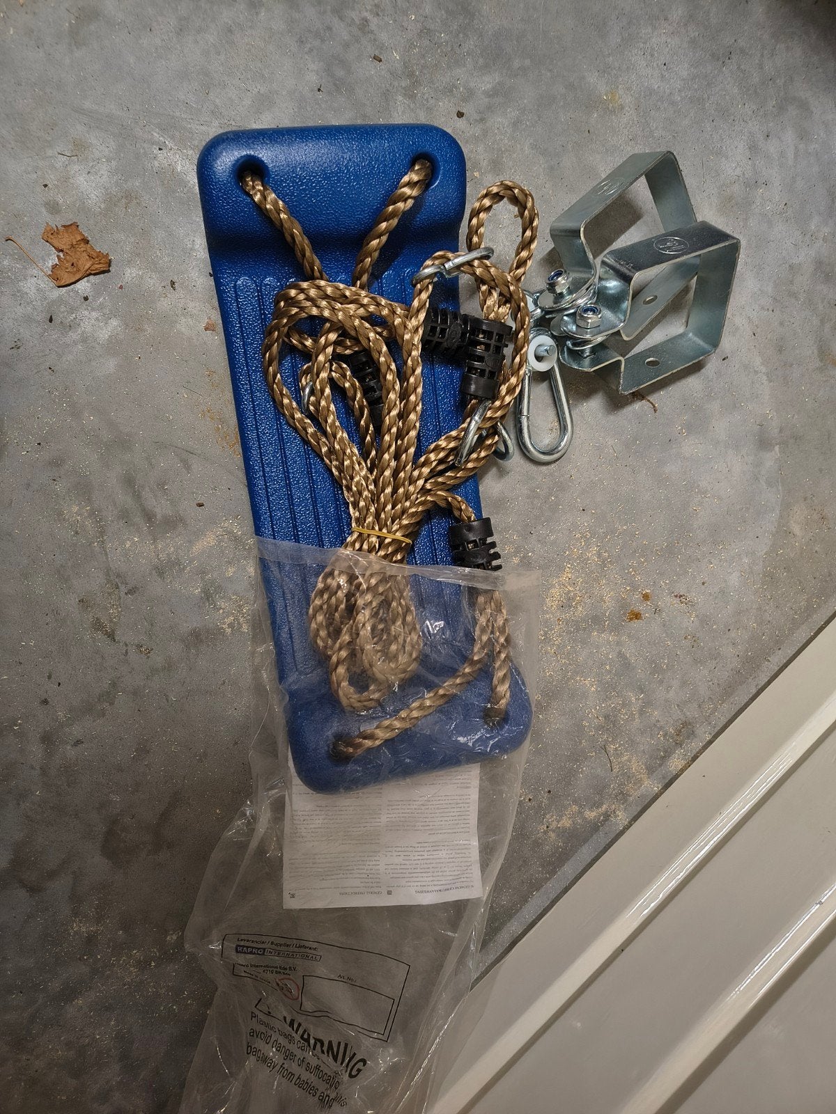 Nieuwe schommel met ophanghaken, Ophalen, Nieuw, Schommel
