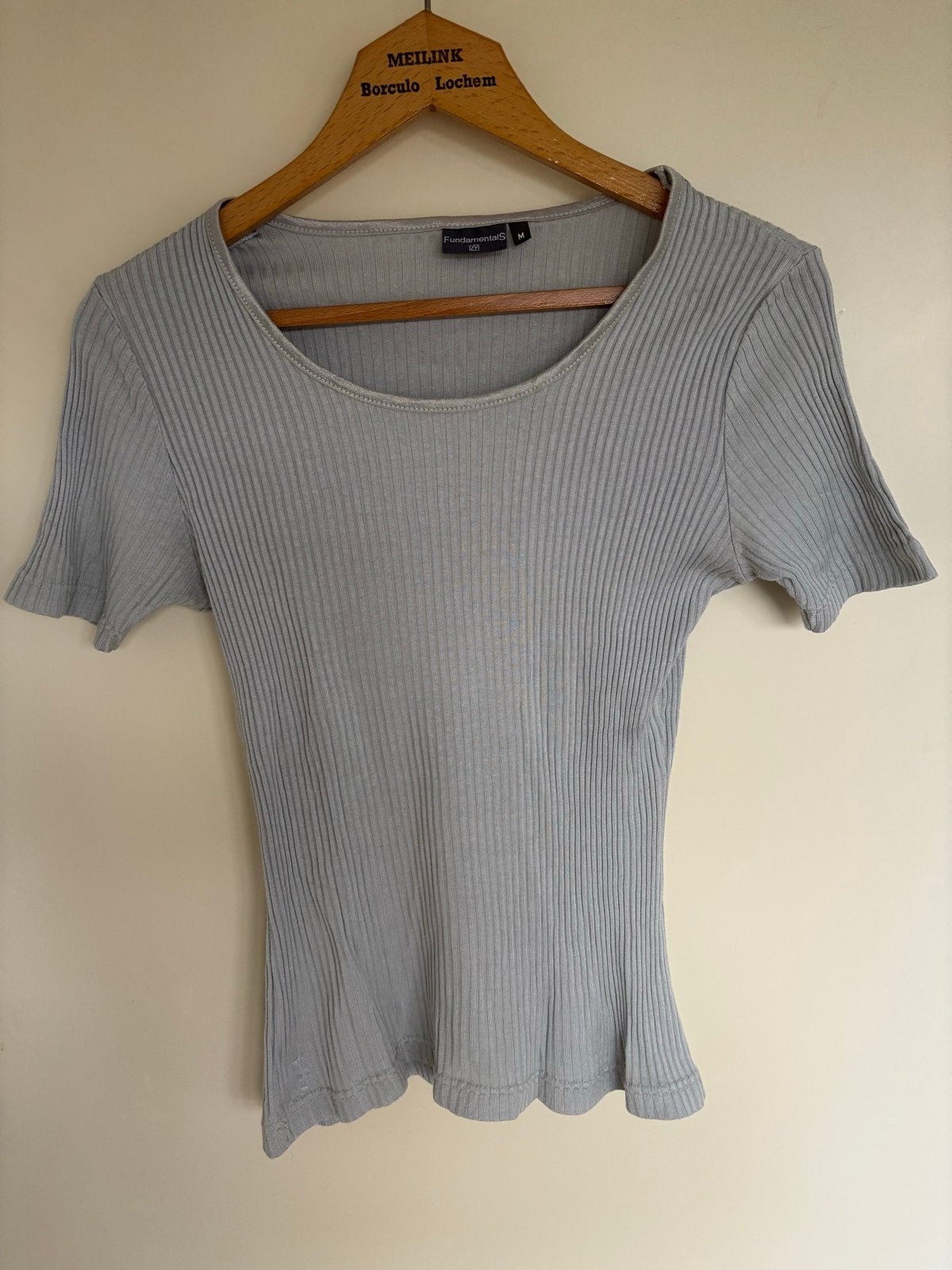 Geribbelde zilvergrijs t shirt  met korte mouwen maat m, Kleding | Dames, T-shirts, Maat 38/40 (M), Blauw, Ophalen of Verzenden