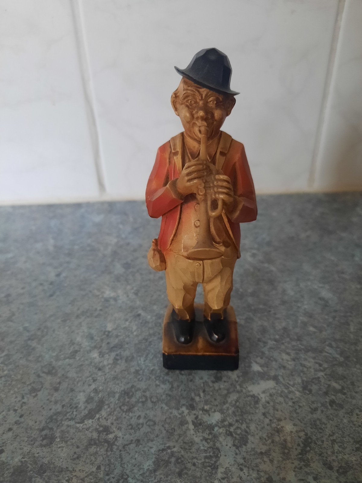 Decoratief Beeldje Houtlook - Trompettist 15 cm, Minder dan 20 cm, Kunststof, Ophalen of Verzenden, Beeld