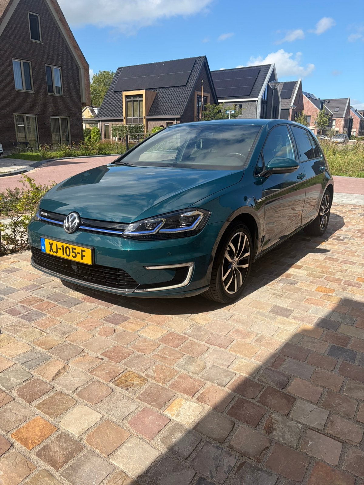 Volkswagen e-Golf 36 kWh 136 pk Automaat 2019 Peacock Groen, Auto's, 136 pk, Origineel Nederlands, Elektrisch, 1515 kg