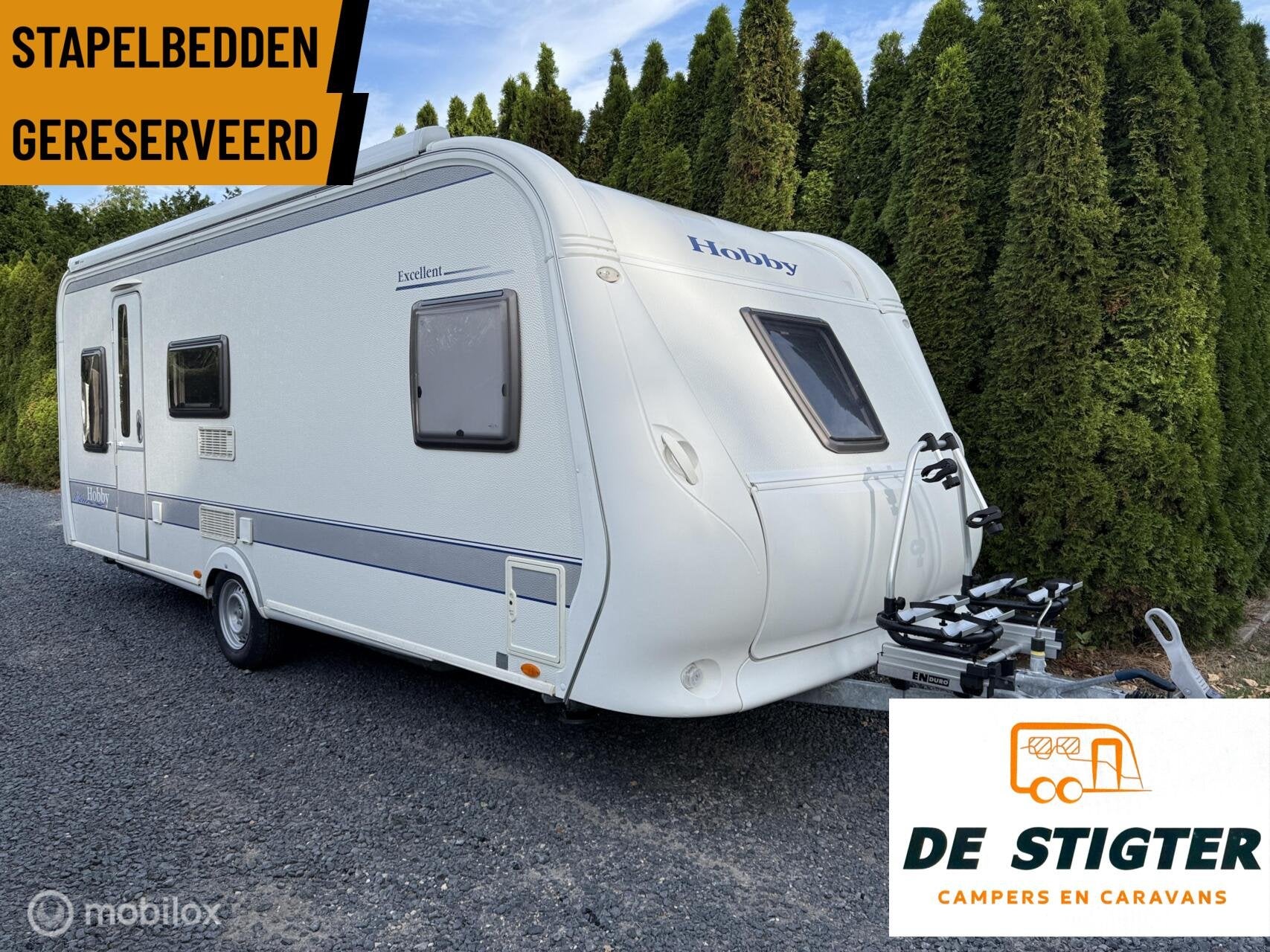 Hobby 560 KMFe de Luxe Stapelbedden vastbed rondzit, Hobby, 7 tot 8 meter, Bedrijf, Tot en met 6