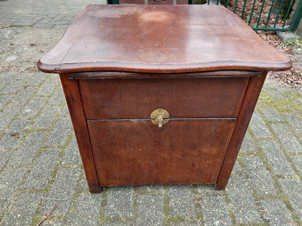 Antiek 19e eeuws mahonie kamergemak met stromend water., Ophalen