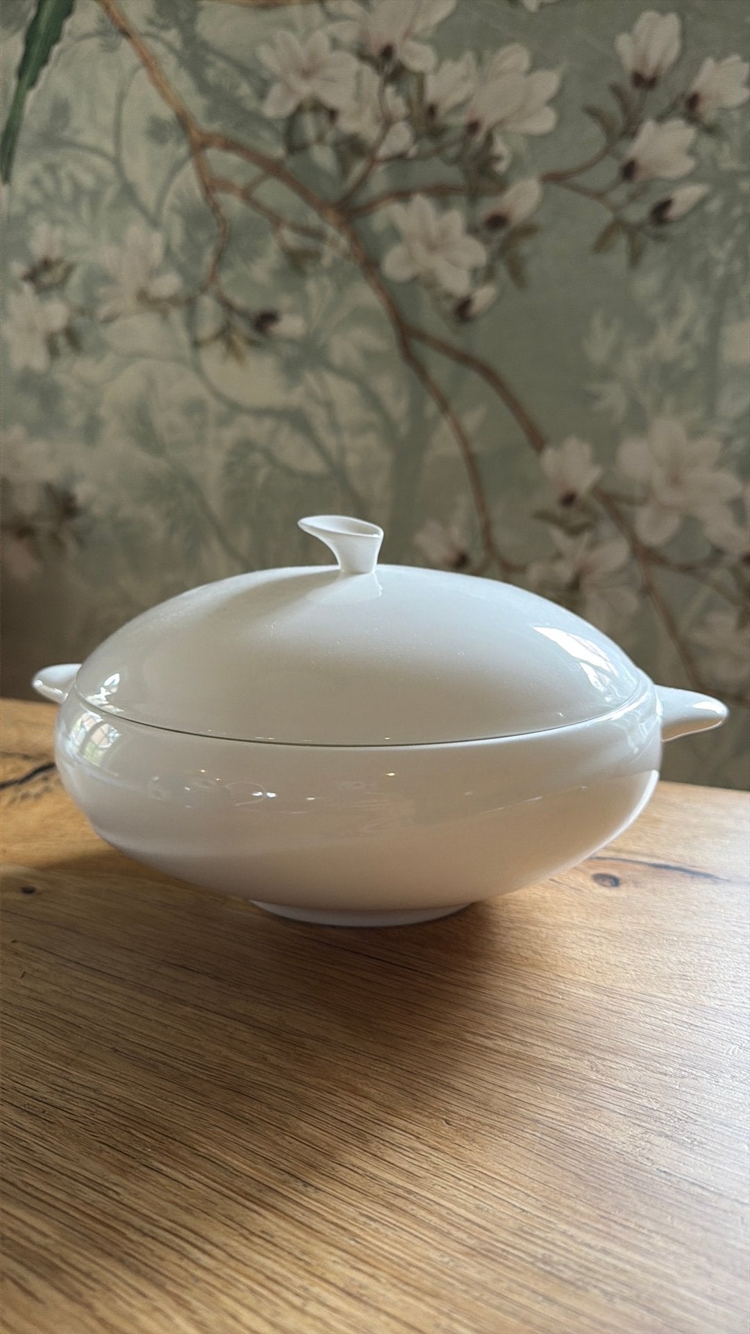 Prachtige schaal met deksel - Wedgwood Solar, Huis en Inrichting, Keuken | Servies, Ophalen, Zo goed als nieuw, Porselein, Schaal of Schalen