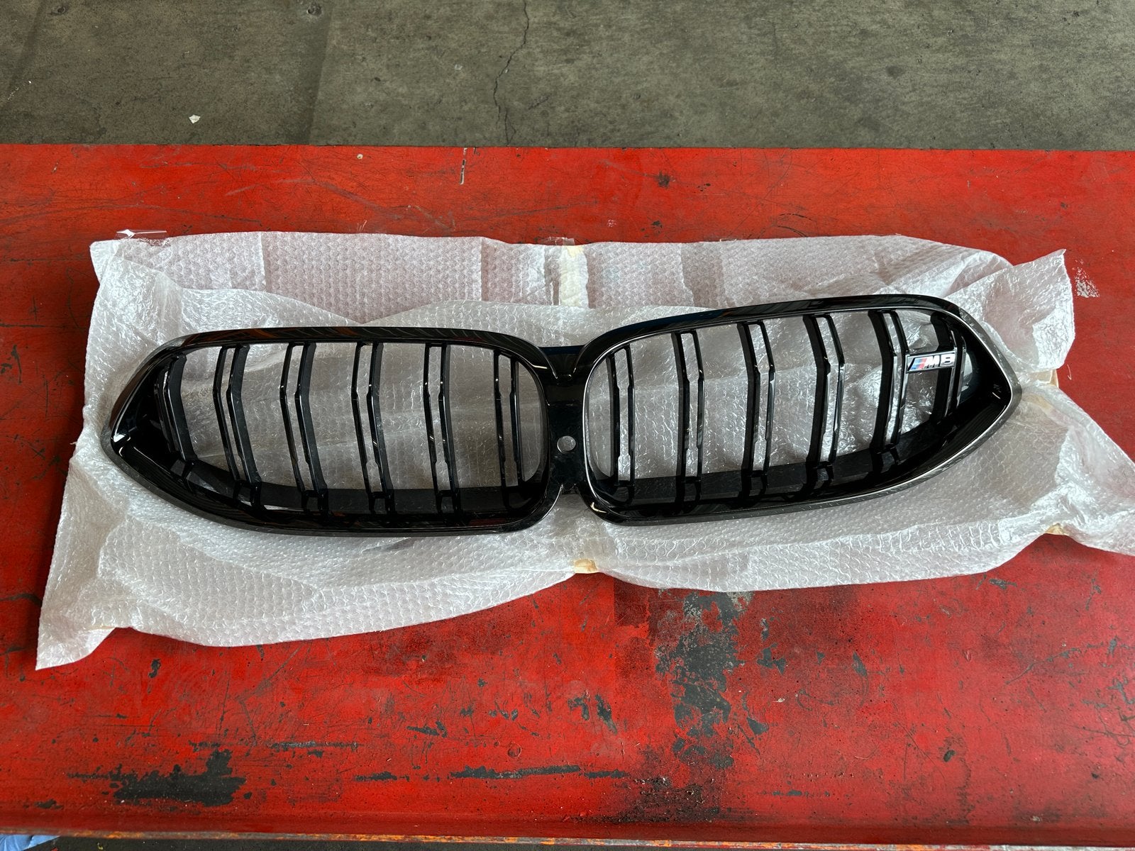 BMW M8 Competition Grille Dark Chroom, Ophalen, Gebruikt, Voor, Bumper