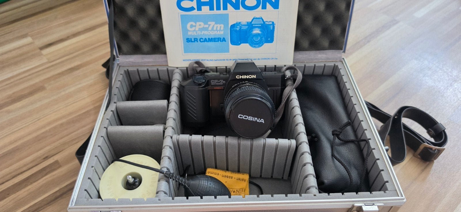 Chinon CP-7m Analoge Fotocamera Set met 2 Lenzen & Koffer, Audio, Tv en Foto, Fotocamera's Analoog, Ophalen of Verzenden, Gebruikt