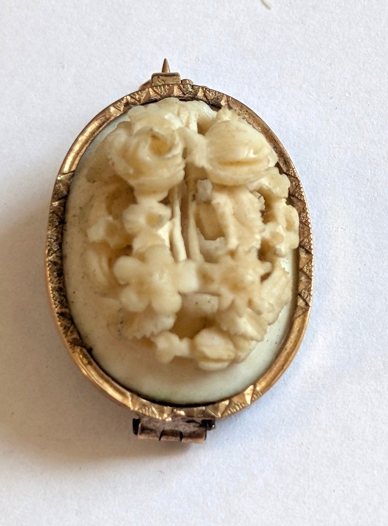 antieke Victoriaanse broche met een bloemmotief, Ophalen of Verzenden, Overige materialen, Broche