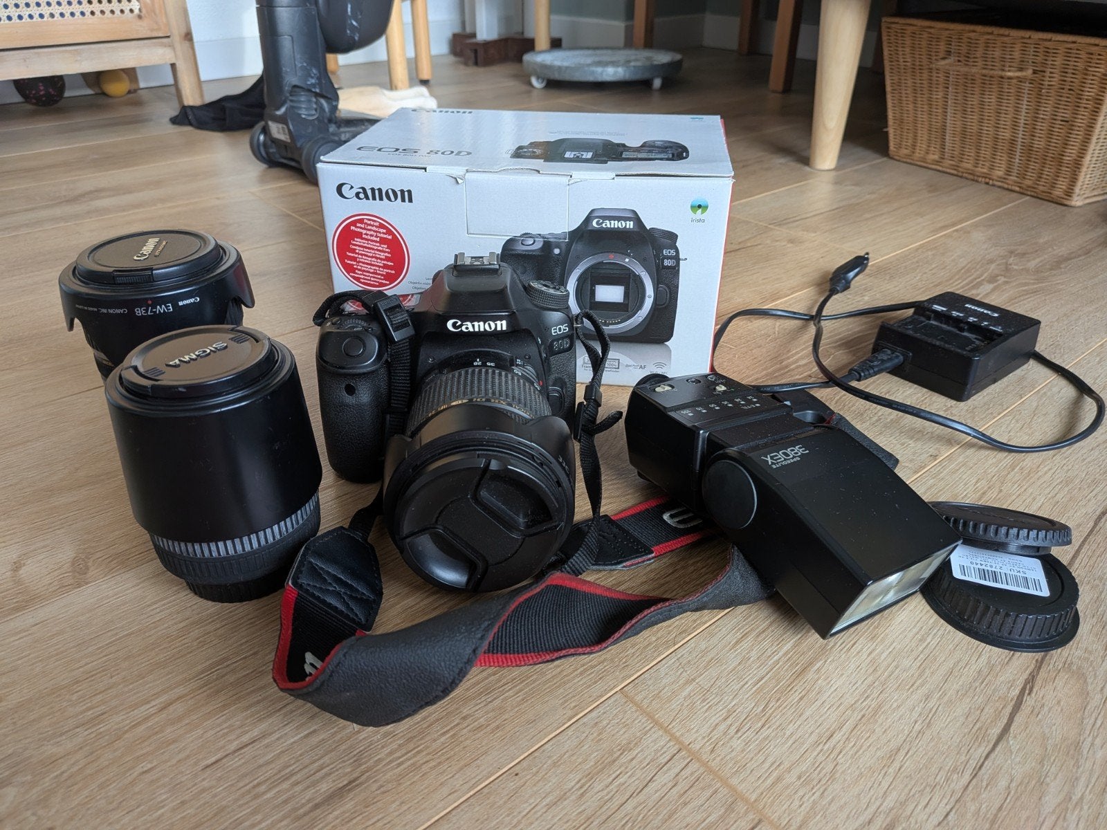 Canon EOS 80D Spiegelreflexcamera met 3 lenzen en flitser, Audio, Tv en Foto, Fotocamera's Digitaal, Ophalen, Gebruikt, Spiegelreflex