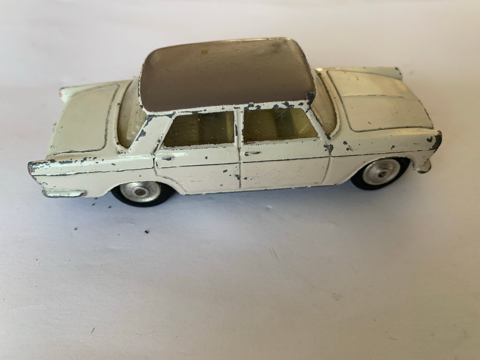 Corgi Toys Fiat 2100 nr. 232 - Vintage Modelauto, Ophalen of Verzenden, Gebruikt