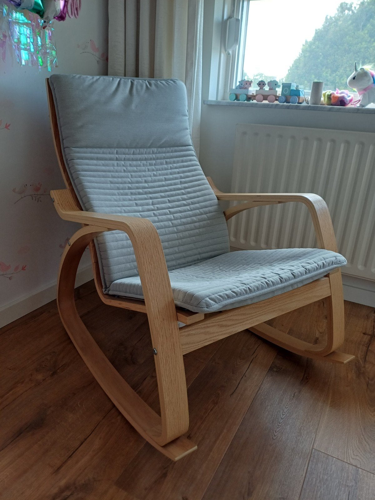 IKEA POÄNG Schommelstoel met lichtgrijze kussens, Ophalen, Modern, Scandinavisch, Zo goed als nieuw, Stof