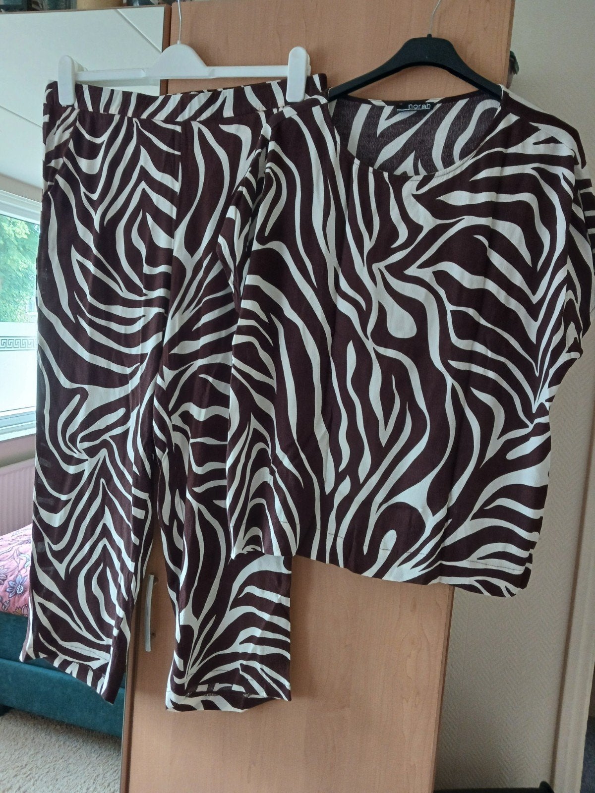 Mooie set maat xxl van Nora, Kleding | Dames, Broeken en Pantalons, Bruin, Maat 46/48 (XL) of groter, Ophalen of Verzenden, Zo goed als nieuw