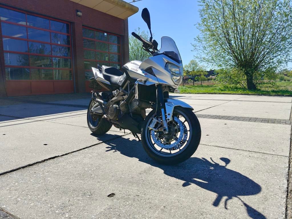 Aprilia Shiver 750 GT - bouwjaar 2013 - Sportieve Toermotor, Motoren, Motoren | Aprilia, 750 cc, 2 cilinders, Motorrijbewijs A